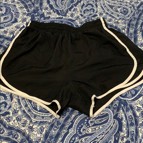 Bundle of running shorts both size small - Picture 3 of 4